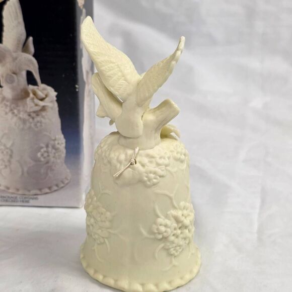 Treasury Jade Porcelain Hummingbird Bell w/ Box - Picture 4 of 6